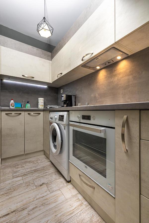 Modernly-Designed 1Bd Apartment With A Nice Terrace Plovdiv Bagian luar foto